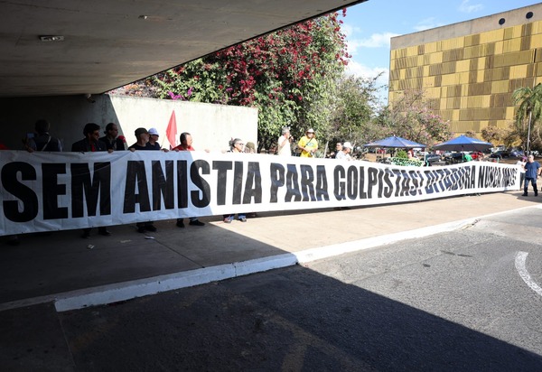 Projeto de anistia pretende acobertar criminosos que lesam a pátria, defendem juristas