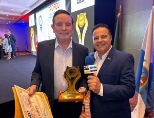 Roberto Cabrini recebe título de Personalidade da Imprensa e defende jornalismo investigativo