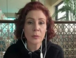 Por insuficiência de votos pela cassação, Câmara mantém mandato da deputada Carla Zambelli