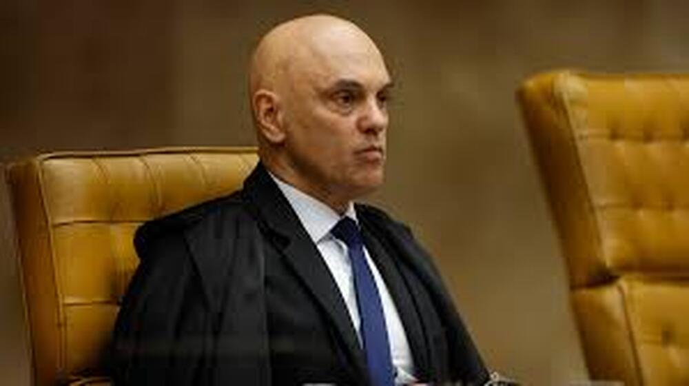 Moraes anula votação da Câmara e determina perda do mandato de Carla Zambelli
