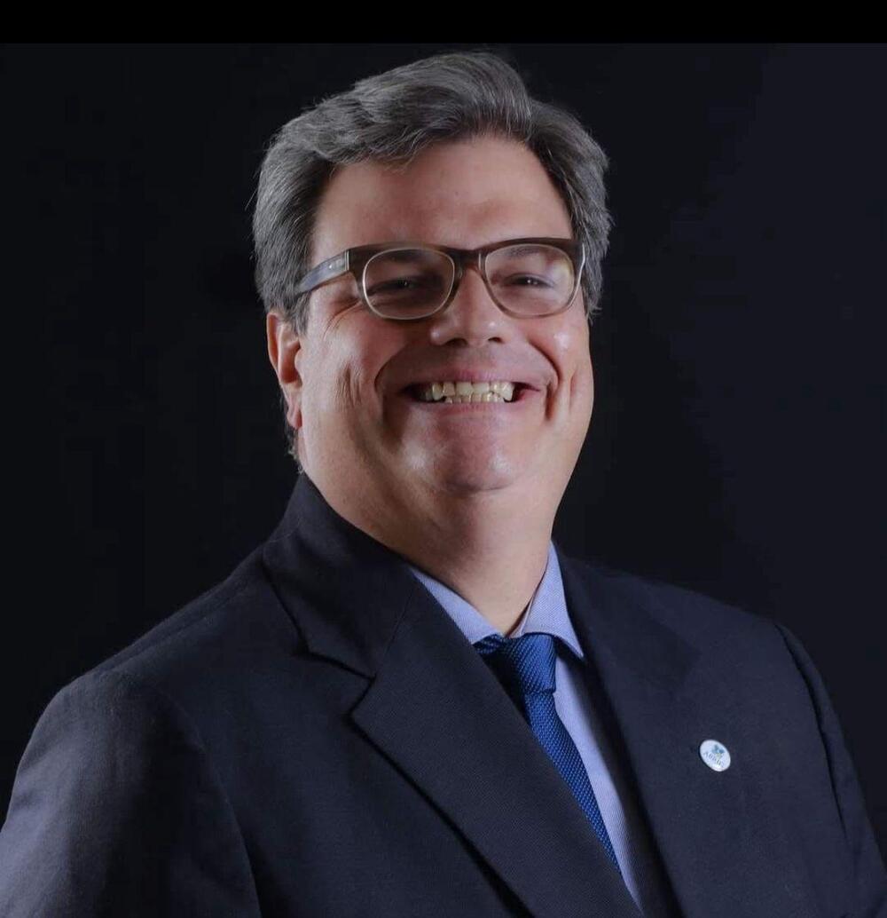 CRISTO REDENTOR ILUMINADO EM HOMENAGEM  AOS EMPRESÁRIOS CARIOCAS