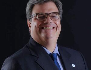 Cristo Redentor iluminado em homenagem aos empresários cariocas