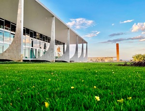 STF homologa acordo sobre participação da União na Eletrobras  