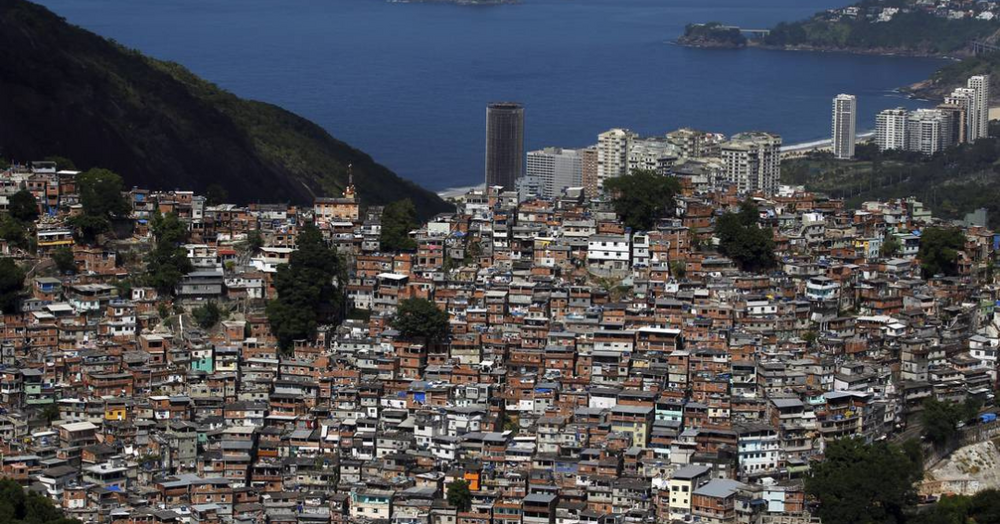   Natal Encantado da Rocinha transforma a maior favela do Brasil em uma cidade natalina tecnológica