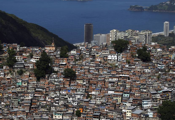   Natal Encantado da Rocinha transforma a maior favela do Brasil em uma cidade natalina tecnológica