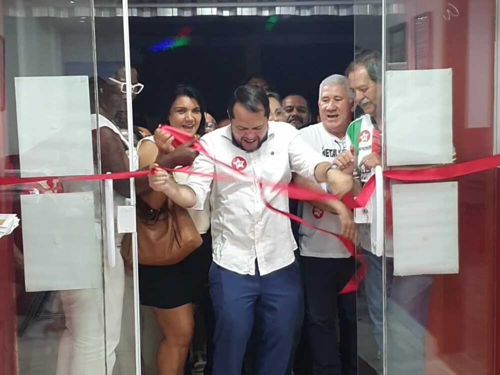 Aqui é a 'casa do Lula': PT celebra inauguração da nova sede em Nova Iguaçu