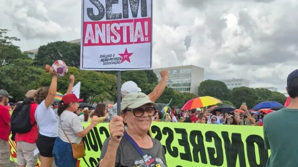 Povo vai às ruas em dezenas de cidades contra o PL da Dosimetria