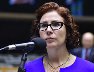 ‘Zambelli não pode renunciar a um mandato que não tem’, diz Lindbergh ao cobrar cumprimento da Constituição