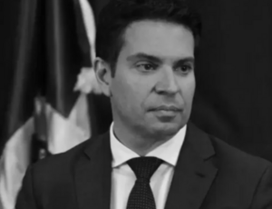 Moraes manda Ministério da Justiça formalizar pedido de extradição de Ramagem aos EUA