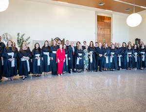 Presidente do TJRJ empossa 37 juízes removidos