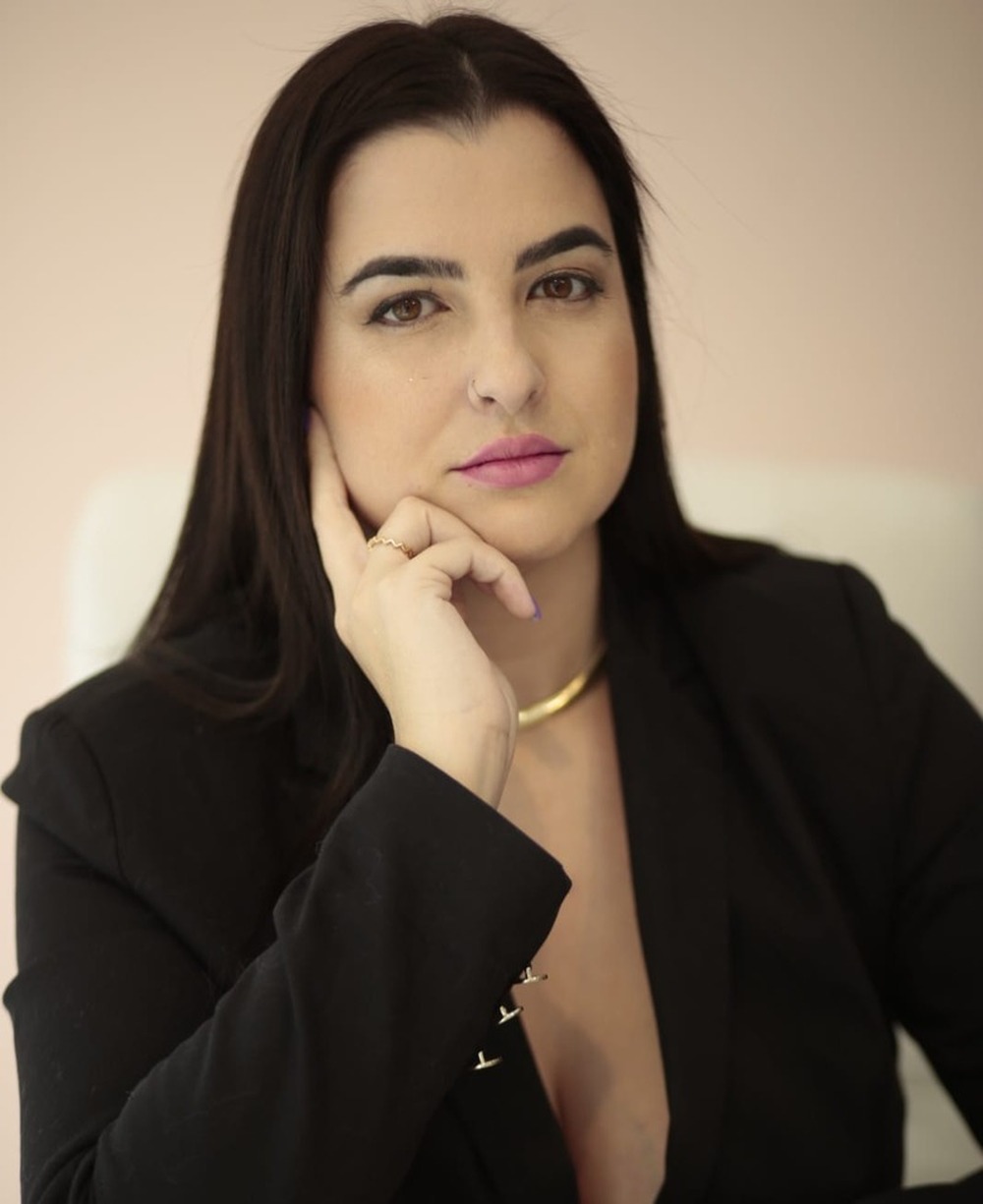 Dra. Marina Carvalho e o fortalecimento da biomedicina estética por meio do ensino e da inovação