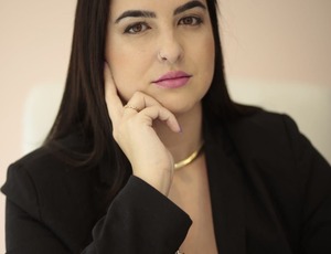 Dra. Marina Carvalho e o fortalecimento da biomedicina estética por meio do ensino e da inovação