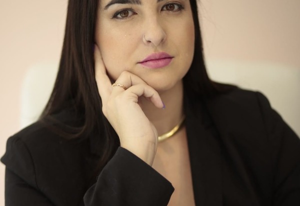Dra. Marina Carvalho e o fortalecimento da biomedicina estética por meio do ensino e da inovação