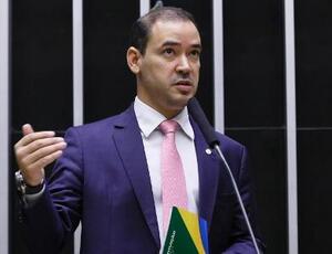 Deputado Vicentinho Júnior e esposa teriam movimentado R$ 170 milhões por meio de empresa fantasma