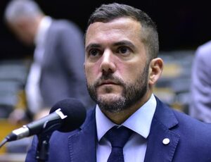 Mensagens e Depoimentos de Assessores Levaram a PF Até Sóstenes Cavalcante e Carlos Jordy