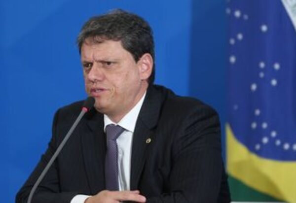 Governo Tarcísio fracassa e omite parcerias com a União no balanço anual de gestão