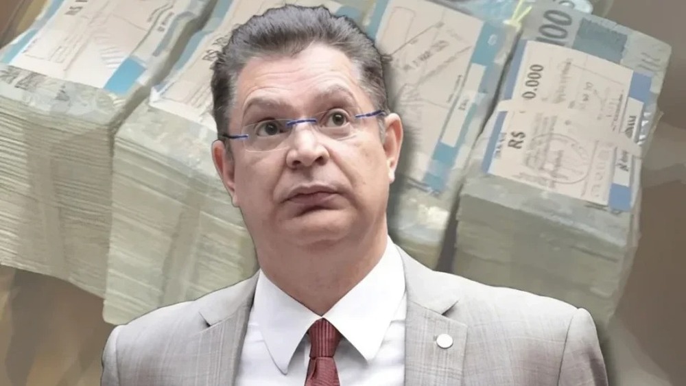 PF encontra meio milhão em casa e deputado Sóstenes dá explicações que não explicam nada!