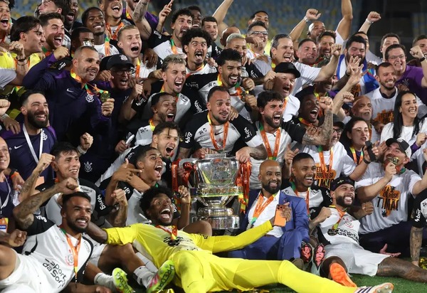 Corinthians vence Vasco e conquista tetracampeonato da Copa do Brasil