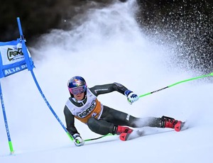 Lucas Pinheiro é prata em etapa da Copa do Mundo de Esqui Alpino