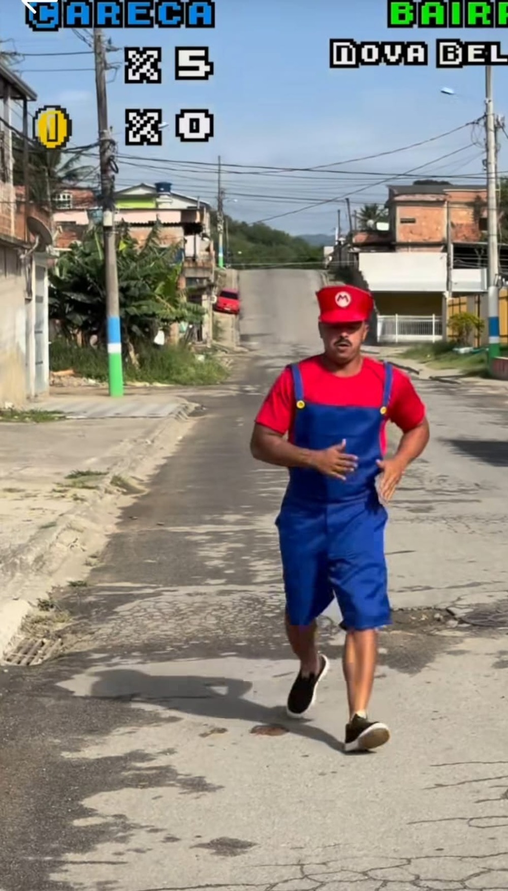 Presidente do PL em Japeri faz post fantasiado de Super Mario e critica buracos nas ruas da cidade