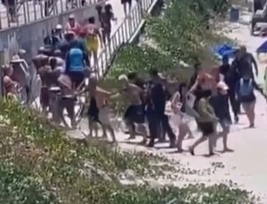Confusão na Praia do Forte resulta em 15 prisões durante operação policial