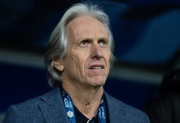 Jorge Jesus elogia, mas diz que Flamengo deste ano não superou time de 2019