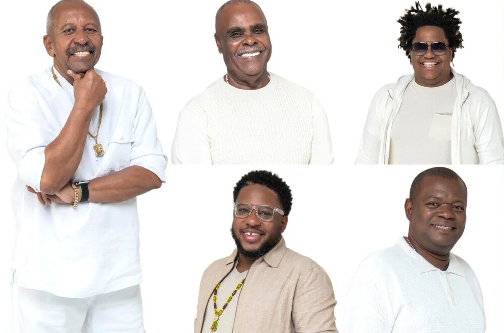 Fundo de Quintal faz último show do ano no Rio em pré-réveillon no Casarão do Firmino