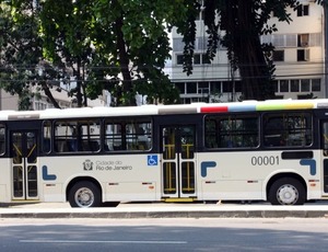 Paes anuncia reajuste da passagem de ônibus no Rio: R$ 5,00 é o novo preço da 'aventura urbana'