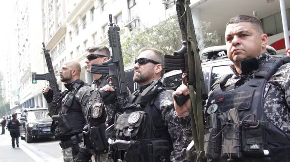 Castro oficializa gratificação de 20% para todos os policiais penais do estado do Rio