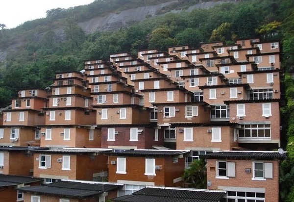 Condomínio inspirado em favelas vira endereço de luxo no Rio