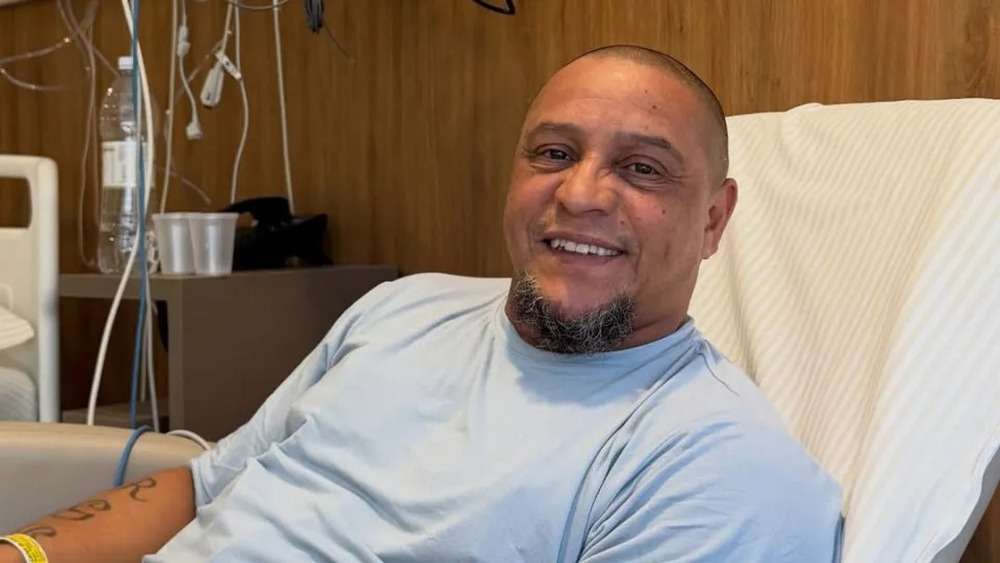 Roberto Carlos fala após cirurgia: 'Não tive ataque cardíaco'