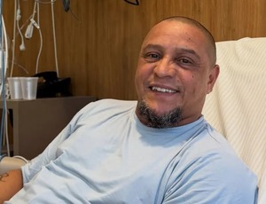 Roberto Carlos fala após cirurgia: 'Não tive ataque cardíaco'