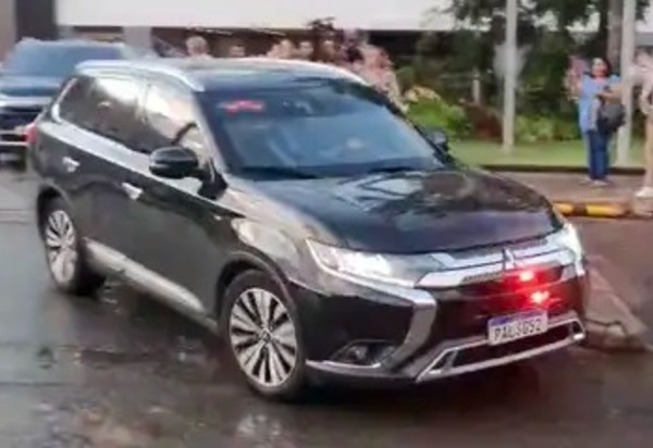 Bolsonaro solicita remédio inusitado em internação: 