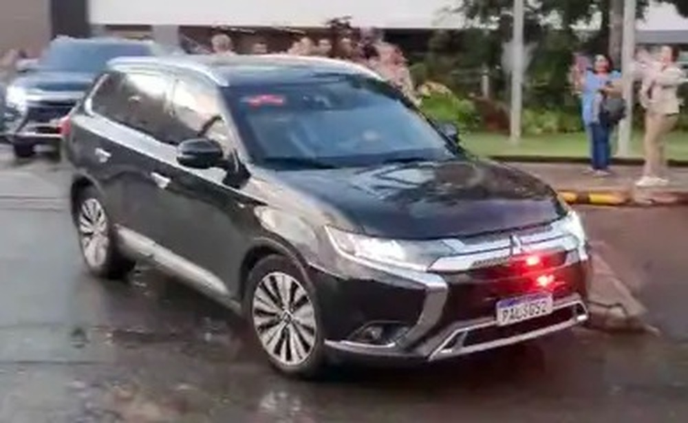 Ex-presidente Jair Bolsonaro deixou o hospital DF Star no fim da tarde desta quinta (1º)