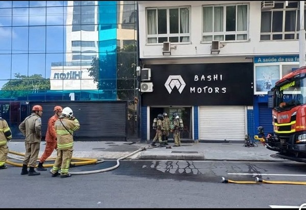 Incêndio atinge loja em Copacabana