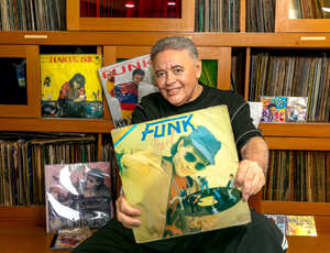DJ Marlboro transforma criação artesanal dos anos 80 em obra definitiva do funk brasileiro