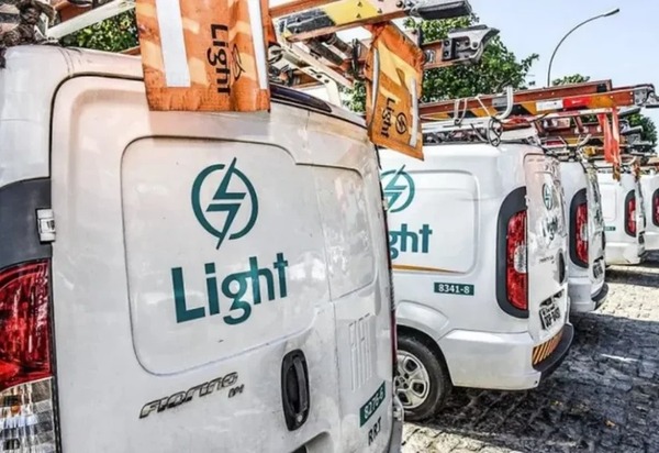Light monta atendimento especial no Leme e em Copacabana após apagão de 50 horas causado por furto de cabos