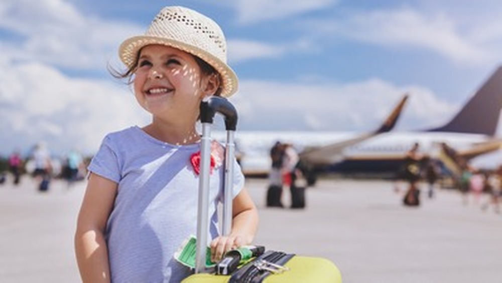 Vai viajar com crianças ou adolescentes? Fique atento à documentação