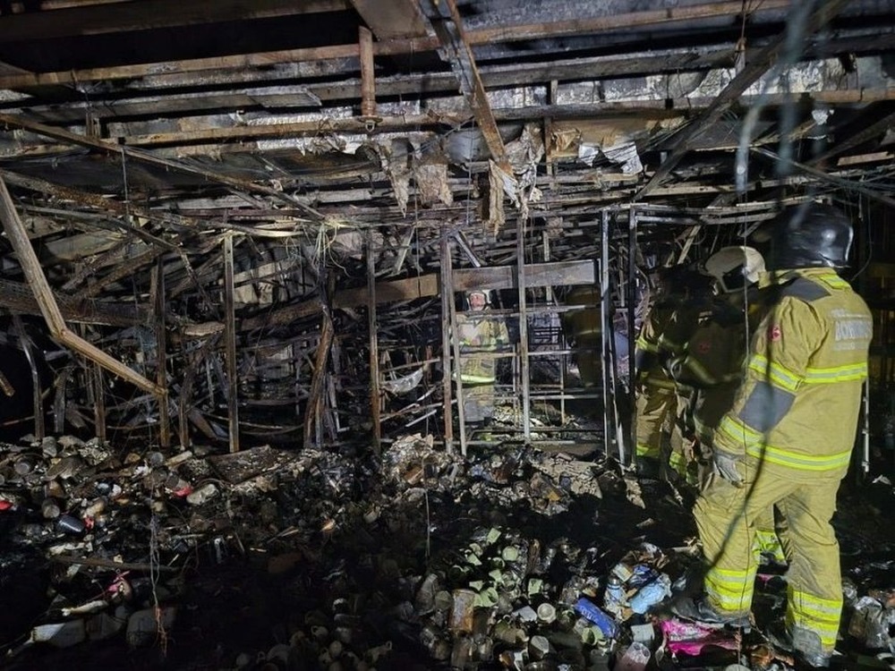 Defesa Civil interdita subsolo e 17 lojas do térreo do Shopping Tijuca após incêndio