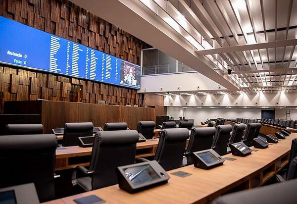 Alerj exonera mais de 200 funcionários em revisão administrativa durante o recesso