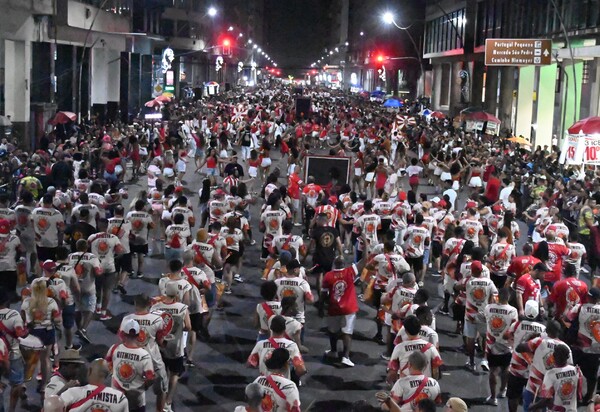Niterói une samba, formação e solidariedade no lançamento do Carnaval 2026
