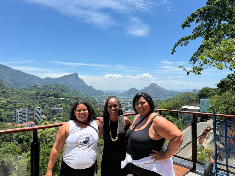 Nesta sexta (9), o Mirante da Rocinha recebeu para um almoço, o movimento Mulheres em Evidência antes da inauguração da Navezinha