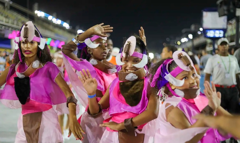 Escolas mirins se apresentarão nos ensaios na Marques de Sapucaí