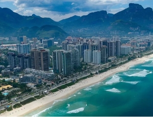 Paes sanciona lei que reforça proibição de prédios que façam sombra na orla do Rio