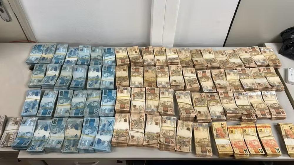 Ação de inteligência da Polícia Civil apreende R$ 500 mil em Duque de Caxias