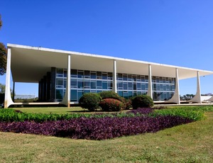 STF determina quebra de sigilo fiscal e bancário de investigados por supostas fraudes no Banco Master