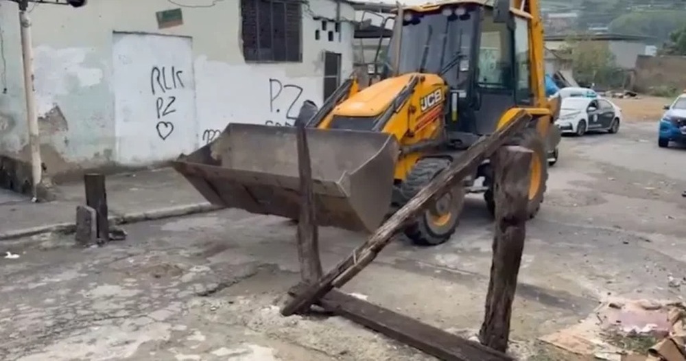 Disque-Barricada: Castro sanciona lei que cria canal de atendimento para denunciar bloqueios em ruas do estado do Rio