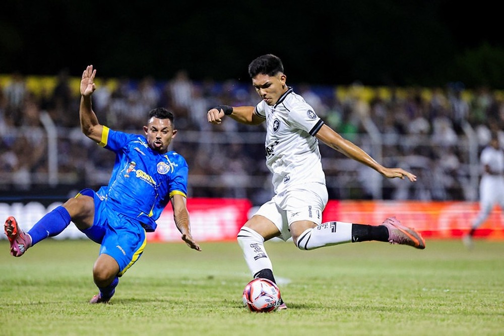 Botafogo sai na frente, mas sofre a virada do Sampaio Corrêa em Saquarema
