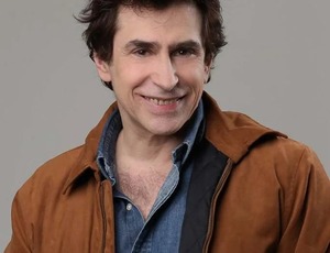 Janeiro Branco: psicólogo e escritor Alexander Bez analisa os desafios emocionais da atualidade