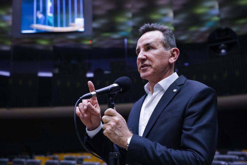 Deputado Jorge Goetten apresenta representação ao TCU para investigar rombo bilionário do Banco Master e uso indevido de títulos ligados ao BESC